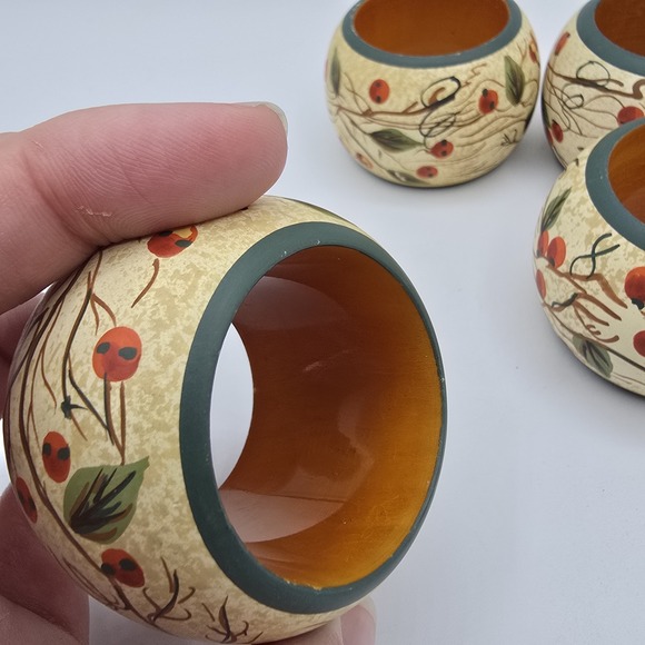 Napkin Rings Wood Hand Painted Fruit Berries and Vines Leaves set of 4 - Picture 5 of 7